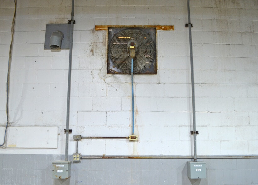 More Photos Of 10027 Railroad St, Lake City Warehouse For Sale