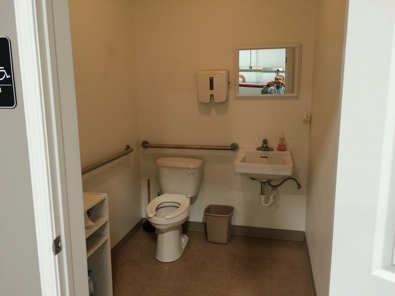 More Photos Of 4011-4015 Dearborn Pl, Concord Flex For Lease