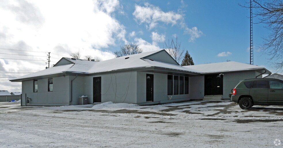 More Photos Of 2040 Eagle St, Cambridge Office For Sale