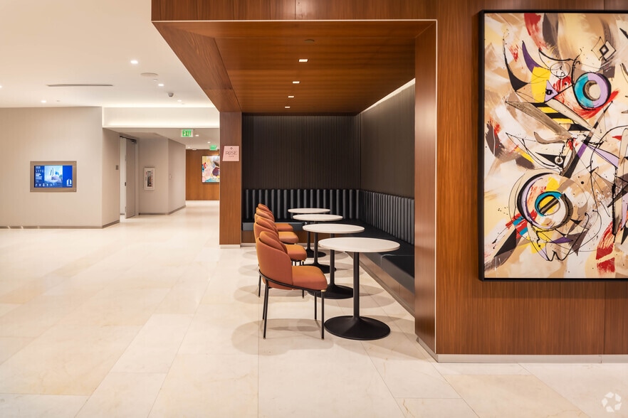 More Photos Of 16690 Collins Ave, Sunny Isles Beach Office For Lease