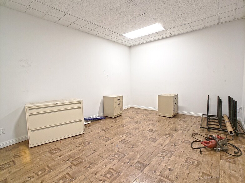 More Photos Of 3408 Trinity St, Los Angeles Warehouse For Lease