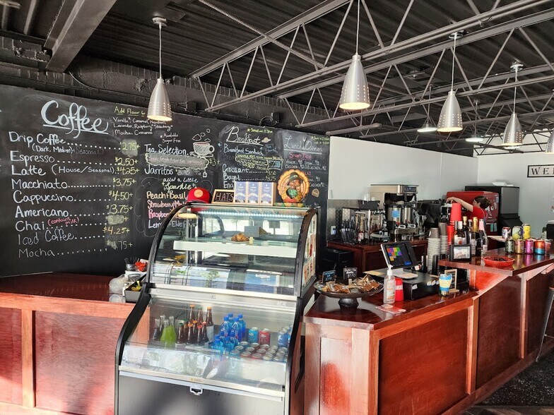 More Photos Of 1602 Lavista Rd, Atlanta Freestanding For Sale