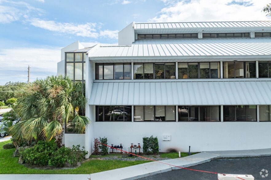 More Photos Of 5301 N Federal Hwy, Boca Raton Office For Lease