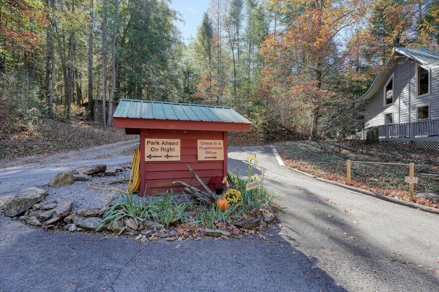 More Photos Of 400 Mulberry Gap Rd, Ellijay Hospitality For Sale