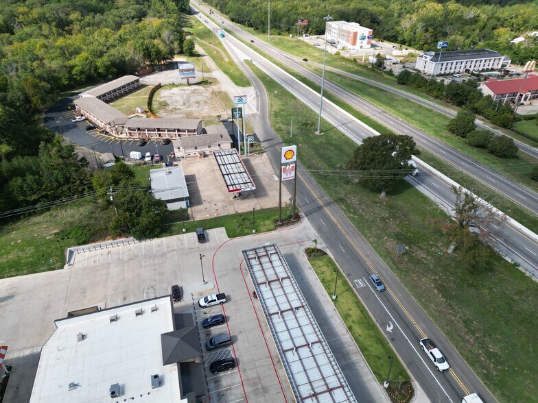 More Photos Of 13411 Interstate 20 W, Lindale Convenience Store For Lease