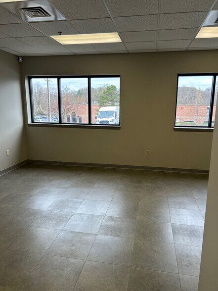 More Photos Of 51 Thousand Oaks Blvd, Morgantown Flex For Lease