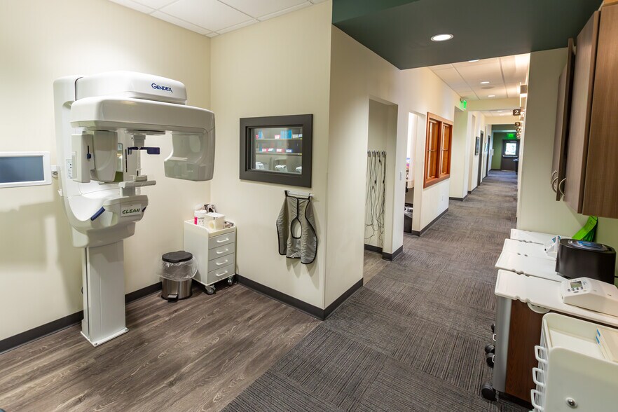 More Photos Of 200 W Railroad Ave, Plains Medical For Sale