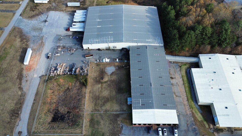 Primary Photo Of 12 Nesbitt Dr, Inman Manufacturing For Lease