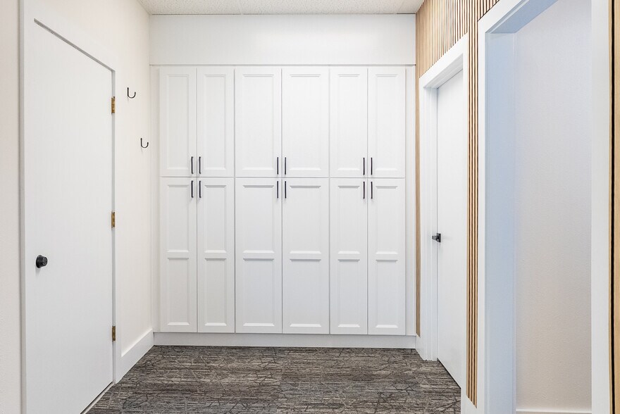 More Photos Of 828-834 NW 19th Ave, Portland Medical For Lease