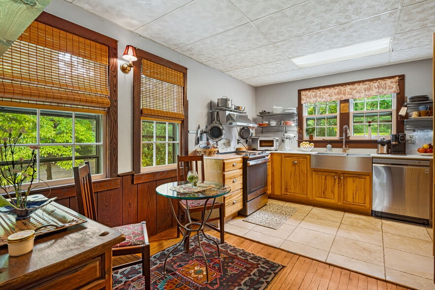 More Photos Of 1186 Old Us Hwy 70 W, Black Mountain Hospitality For Sale