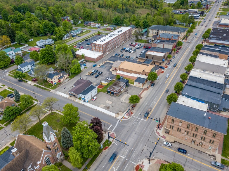 More Photos Of 264 E Chicago St, Jonesville Service Station For Sale