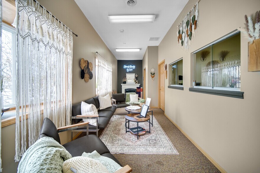 More Photos Of 165 E Robbins St, Wheatfield Medical For Sale