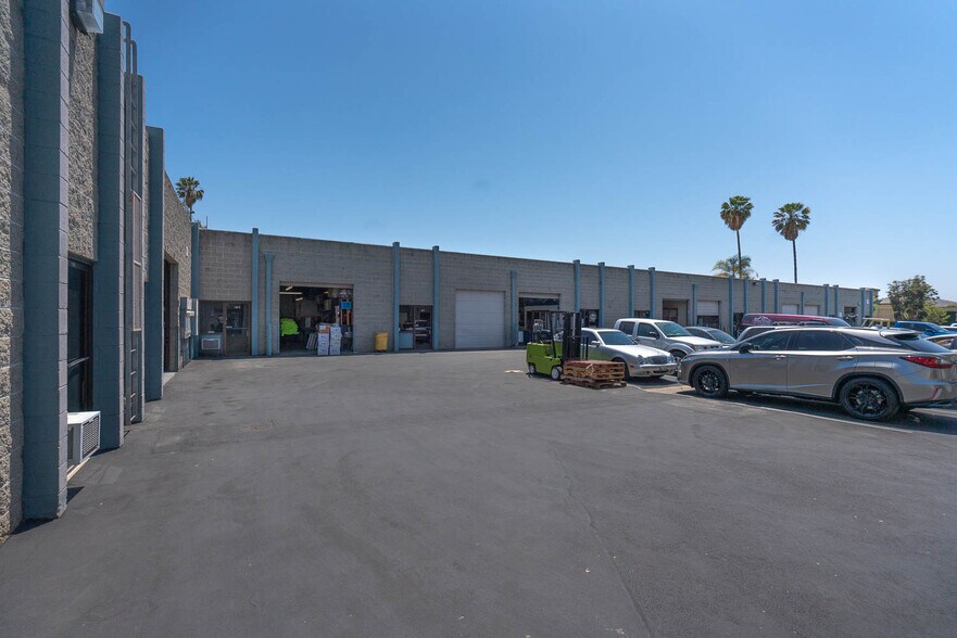 More Photos Of 2280 Shasta Way, Simi Valley Warehouse For Lease