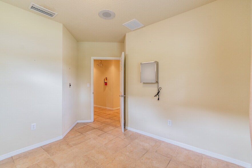 More Photos Of 2142 Ashley Oaks Cir, Wesley Chapel Medical For Sale