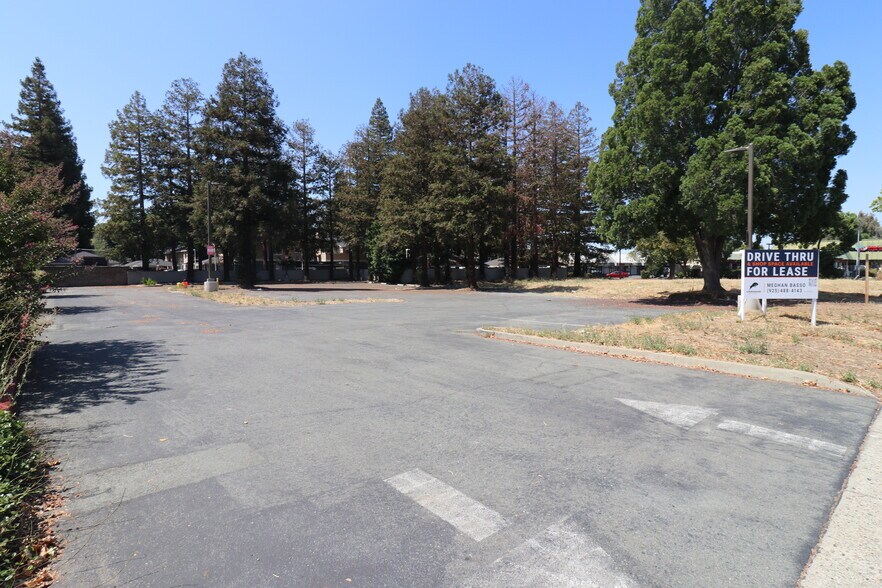 More Photos Of 4436 Clayton Rd, Concord General Retail For Sale