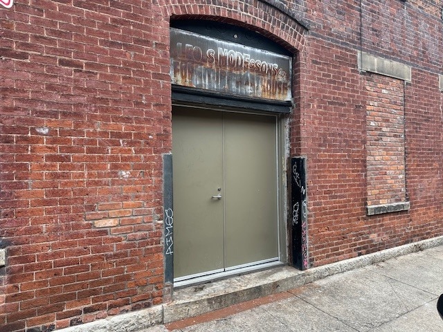 More Photos Of 1318 Clay St, Cincinnati Warehouse For Lease