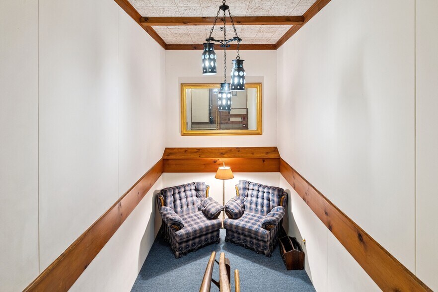 More Photos Of 344 Vt Route 100, West Dover Hotel For Sale