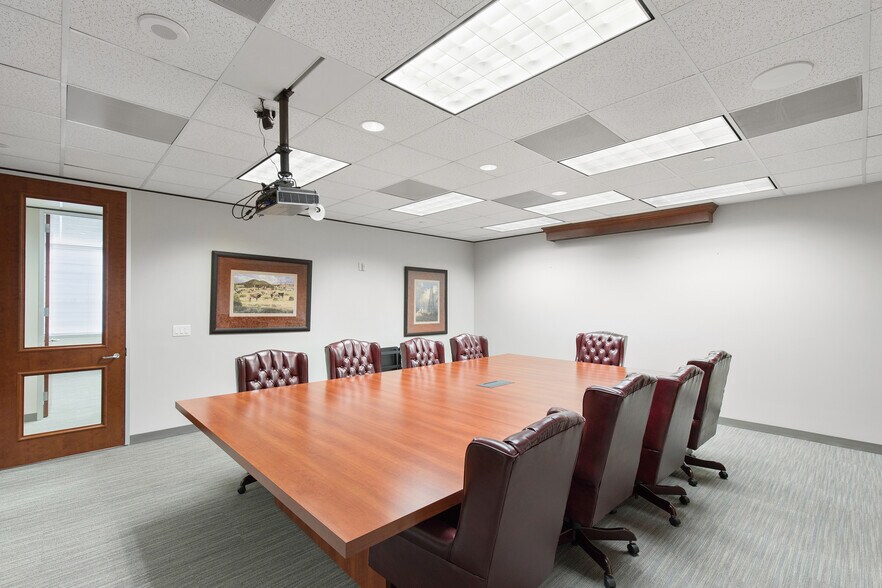More Photos Of 840 Gessner Rd, Houston Office For Lease