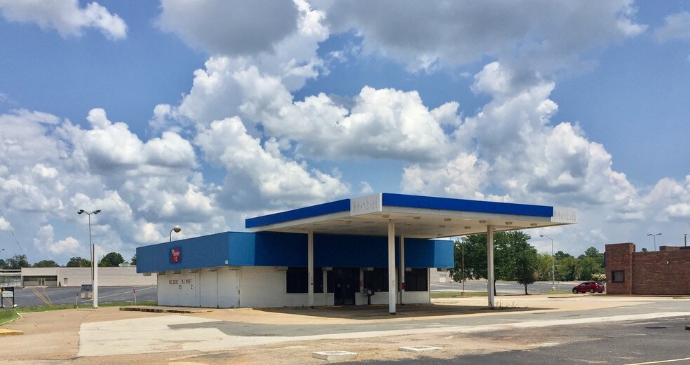 More Photos Of 1026 Mccann Rd, Longview Convenience Store For Lease