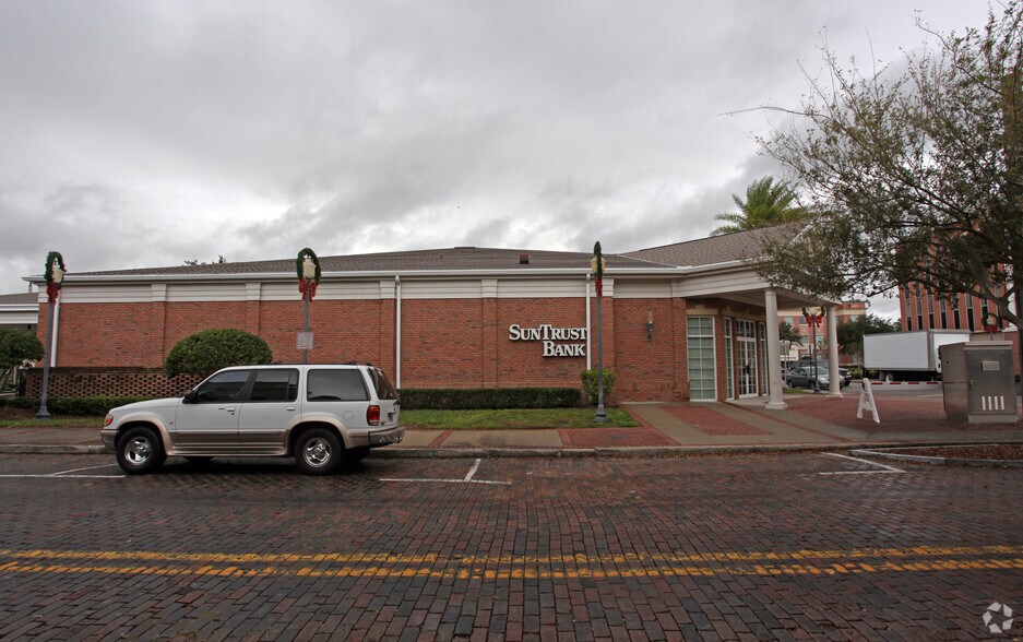 More Photos Of 201 W Reynolds St, Plant City Bank For Lease