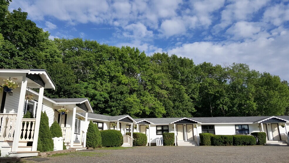 More Photos Of 360 Commercial St, Rockport Hotel For Sale