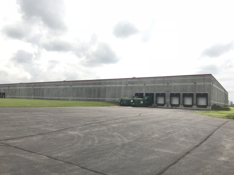 More Photos Of 3310 MN-20, Cannon Falls Distribution For Sale