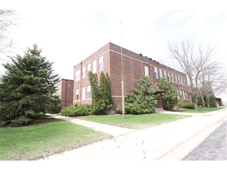 More Photos Of 115 W 3rd St Fr W 3rd, Frost Apartments For Sale