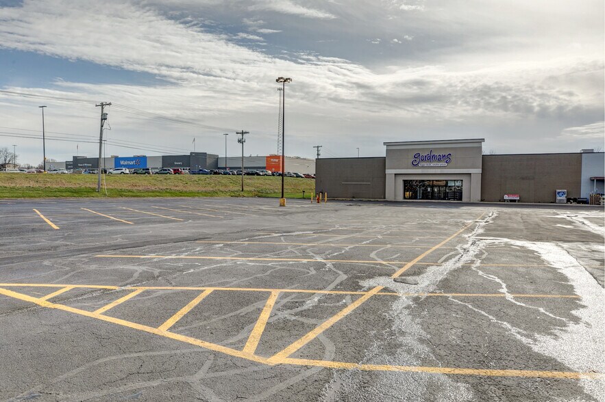 More Photos Of 2145 E State Road 54, Linton Freestanding For Sale