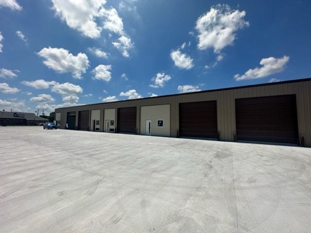 More Photos Of 9353 Mammoth Ave, Baton Rouge Warehouse For Lease