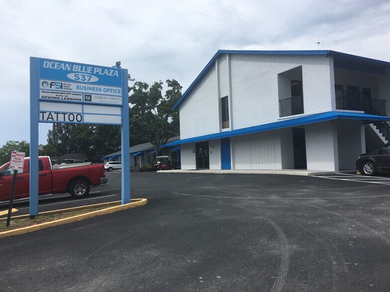 More Photos Of 537 Douglas Ave, Dunedin Storefront For Lease