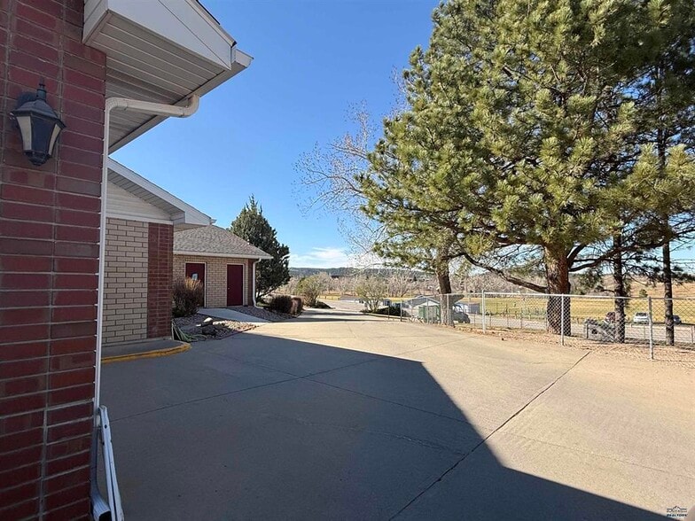 More Photos Of 4021 Range Rd, Rapid City Schools For Sale