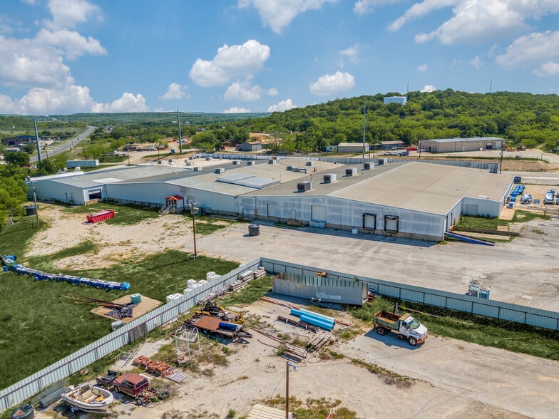 More Photos Of 338 Cliff Dr, Graham Manufacturing For Lease