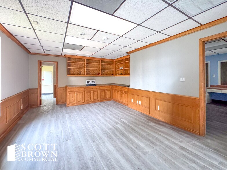 More Photos Of 1103 Elm, Denton Medical For Lease