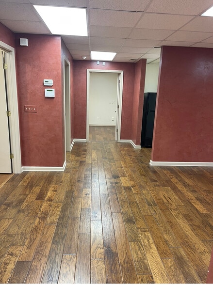 More Photos Of 4735-4739 Spottswood Ave, Memphis Medical For Sale