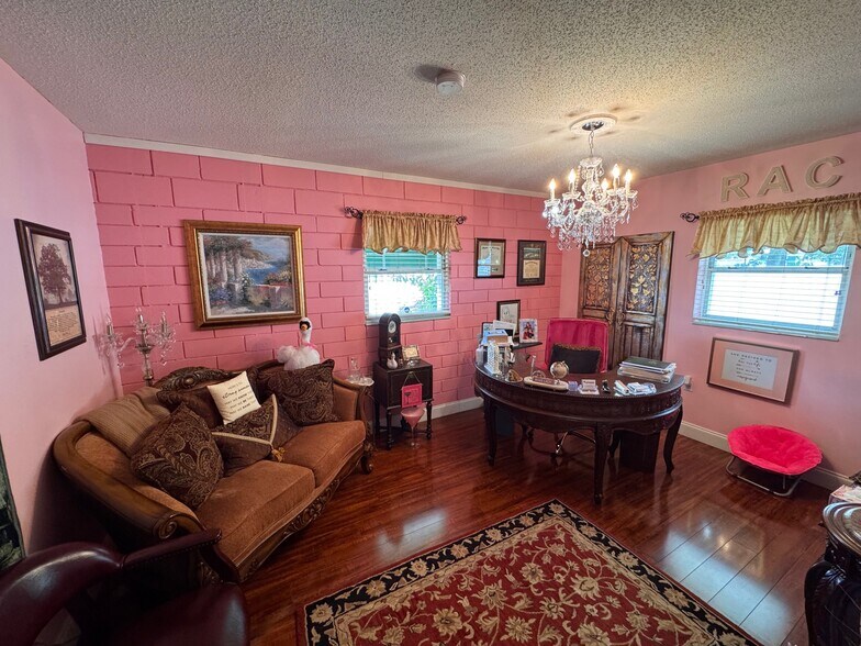 More Photos Of 6521 Main St, New Port Richey Office For Sale