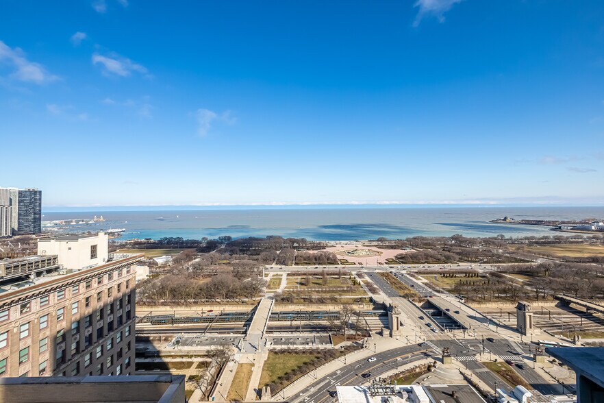 More Photos Of 59 E Van Buren St, Chicago Apartments For Lease