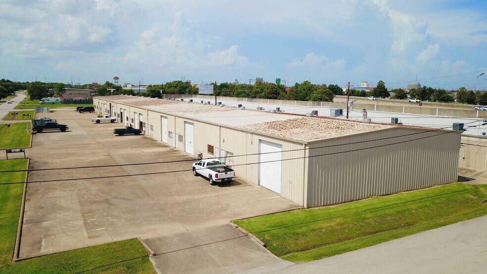 More Photos Of 400 N 11th St, La Porte Unknown For Lease