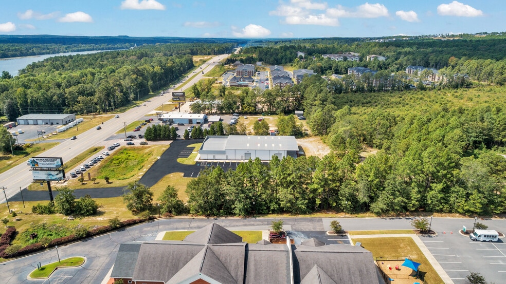 More Photos Of 1982 Us-1, Graniteville Showroom For Sale