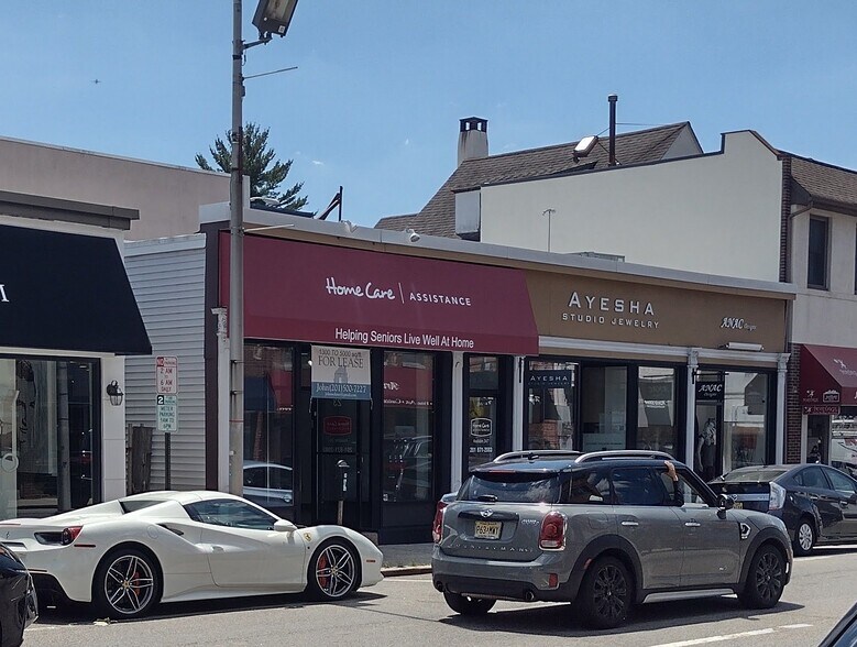 More Photos Of 21-23 N Dean St, Englewood Freestanding For Lease