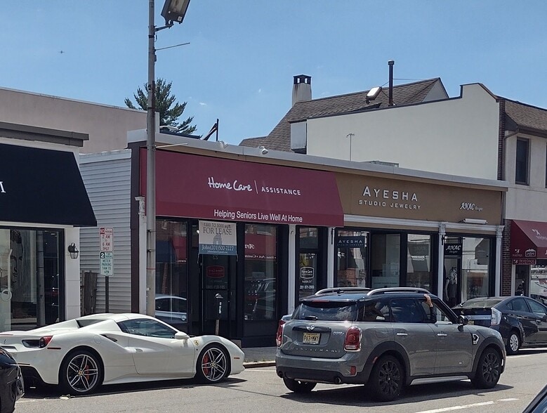 More Photos Of 21-23 N Dean St, Englewood Freestanding For Lease