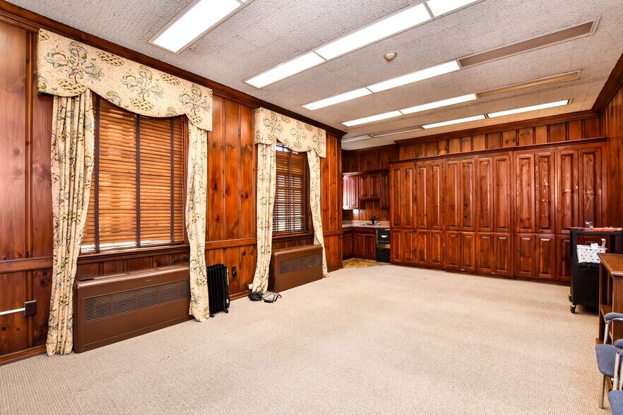 More Photos Of 429 N Main St, Greenville Office Residential For Sale