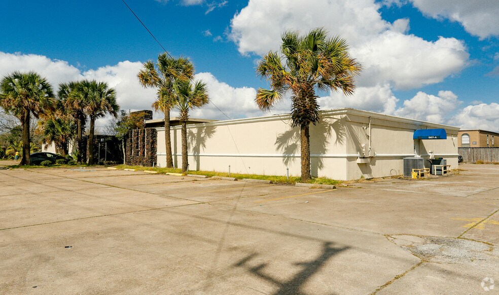 More Photos Of 1907 Southmore Ave, Pasadena Medical For Sale