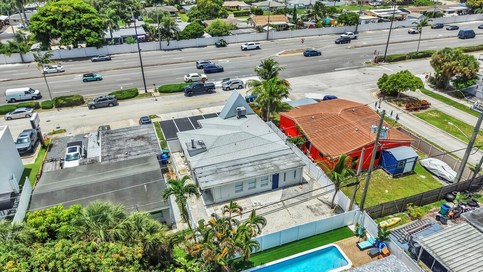 More Photos Of 311 E Commercial Blvd, Oakland Park Freestanding For Sale