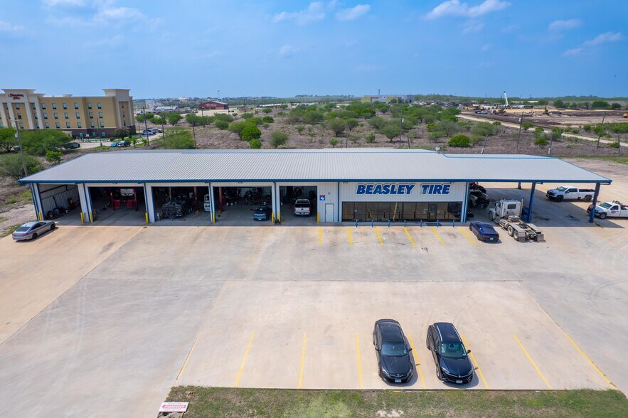 More Photos Of 209 Park Place Blvd, Kenedy Auto Repair For Sale
