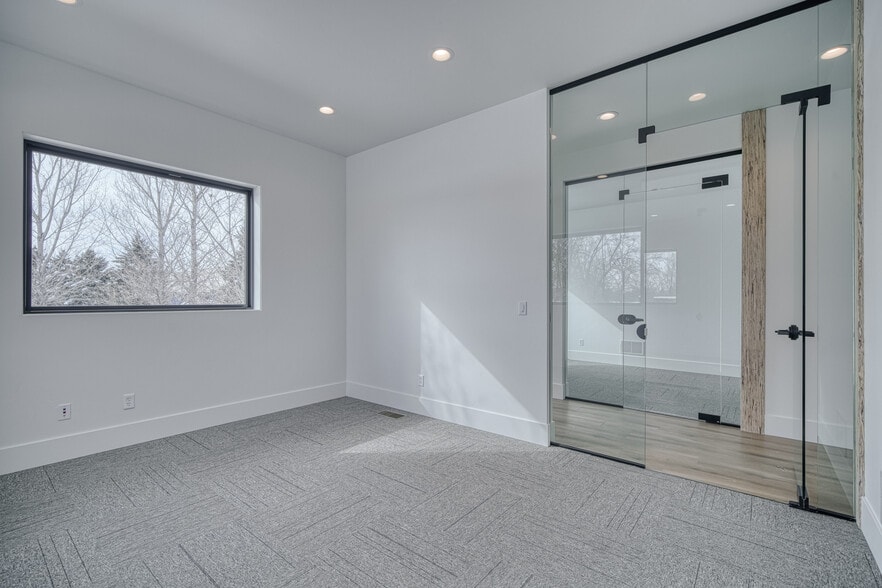 More Photos Of 1070 Curlew Dr, Ammon Medical For Lease