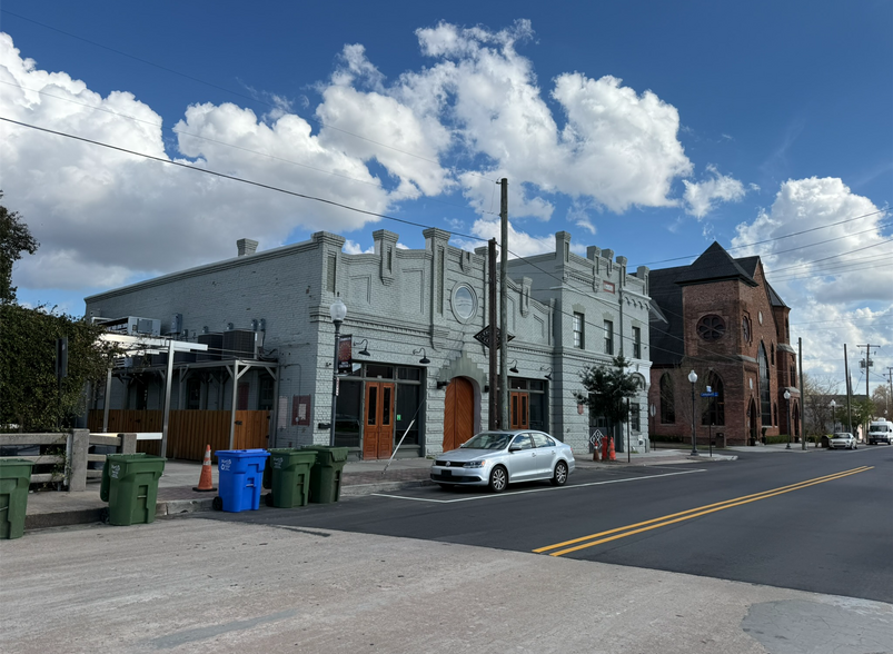 Primary Photo Of 604 N 4th St, Wilmington Restaurant For Sale