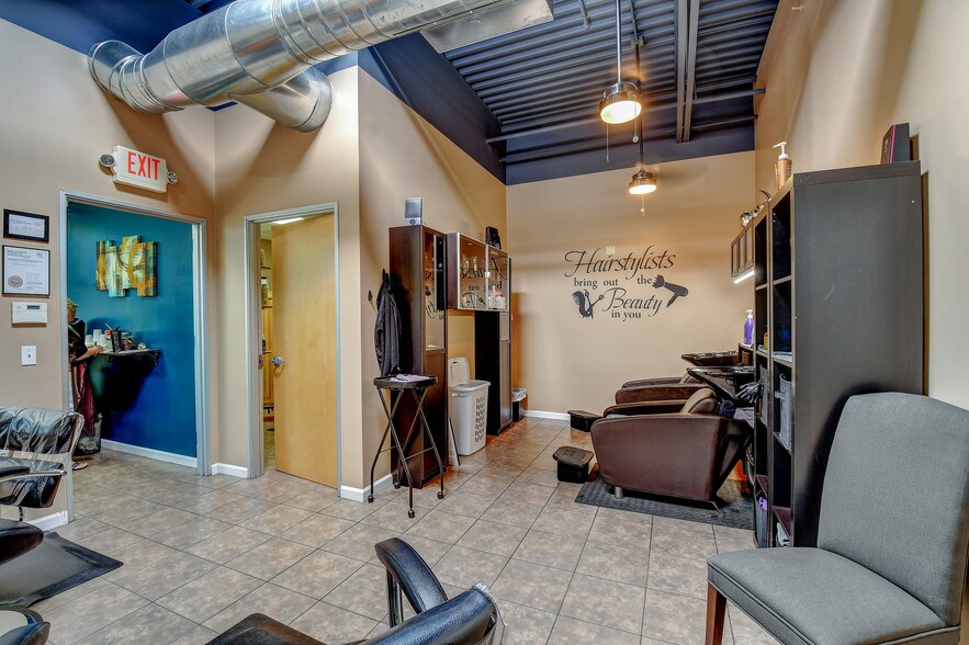 More Photos Of 15288 W Brookside Ln, Surprise Office For Lease