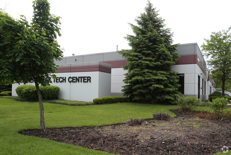 Primary Photo Of 1281 Humbracht Cir, Bartlett Warehouse For Sale