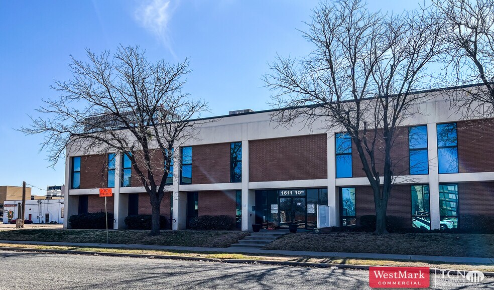 More Photos Of 1611 10th St, Lubbock Office For Lease