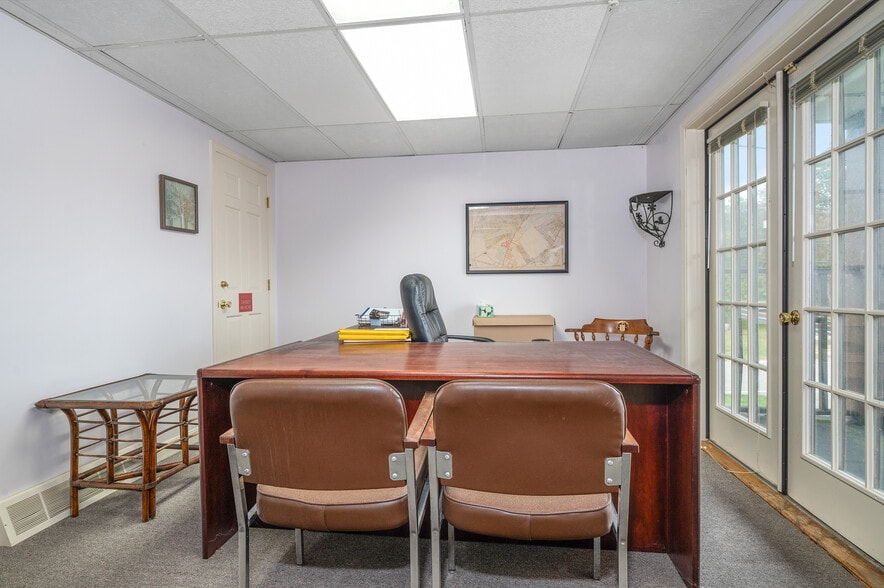More Photos Of 2 douglas Pike, Smithfield Medical For Lease
